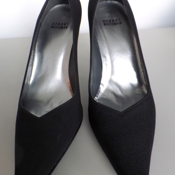 Stuart Weitzman Classy Black Pointed Heel - Picture 2 of 5